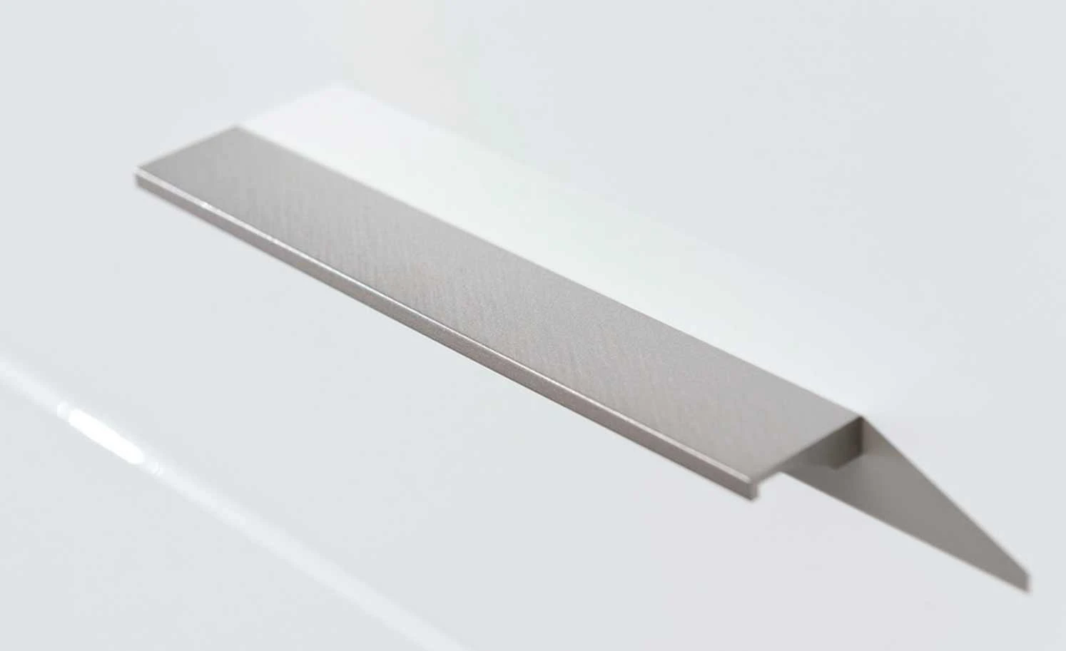 uno Lowboard Titan | Weiß / Eiche sägerau (Nachbildung) 207|cm 3 uno Lowboard Titan | Weiß / Eiche sägerau (Nachbildung) 207|cm – Bild 3