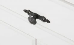 maison bleue Highboard Petit Chalet | Weiß / Asteiche mit Glastüren -Komm Store 12202659 6 202206232232