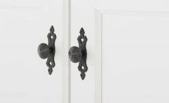 maison bleue Highboard Petit Chalet | Weiß / Asteiche mit Glastüren -Komm Store 12202659 7 202206232232