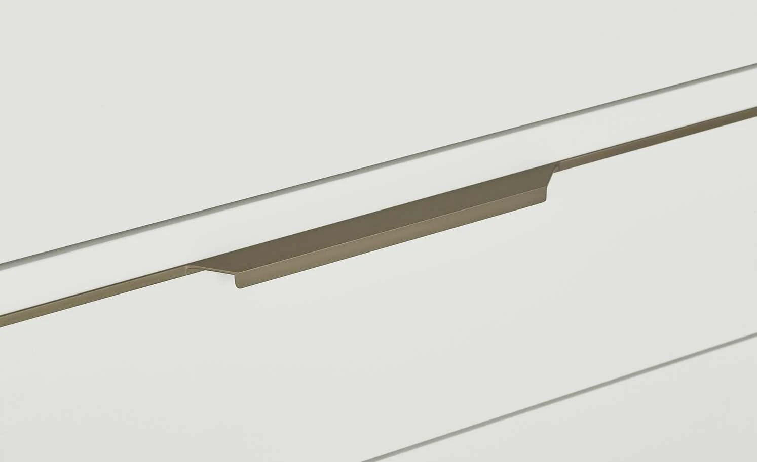 Berger & Rath Vitrine Claro | Weiß-Creme rechts Sichtbare Rückwand gesandstrahlt 8 Berger & Rath Vitrine Claro | Weiß-Creme rechts Sichtbare Rückwand gesandstrahlt – Bild 8