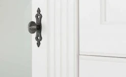 maison bleue Highboard Petit Chalet | Weiß mit Glastüren -Komm Store 12239108 8 202206232232