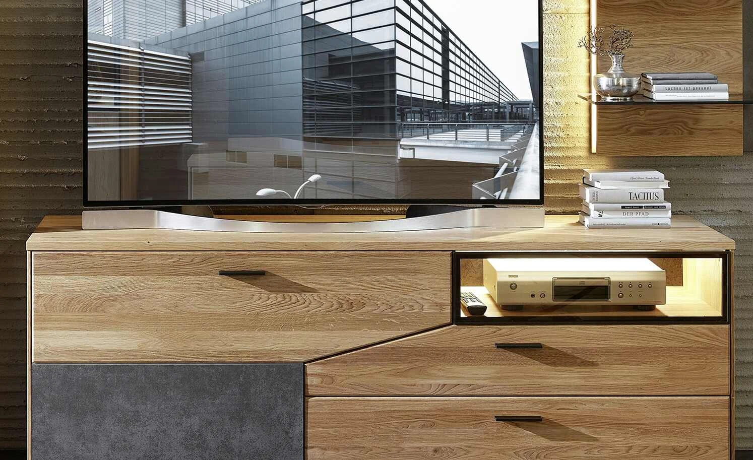 Woodford Lowboard Gerano 1 Woodford Lowboard Gerano