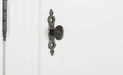 maison bleue Highboard Petit Chalet | Weiß / Graphitgrau mit Glasboden -Komm Store 13232381 12 202207111247