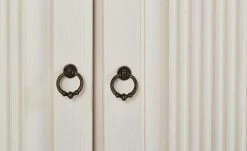 Kommode Bornholm | Kiefer Weiß / Kiefer antikfarben 2 Türen 13 Kommode Bornholm | Kiefer Weiß / Kiefer antikfarben 2 Türen -Komm Store 13341071 3 201905232034