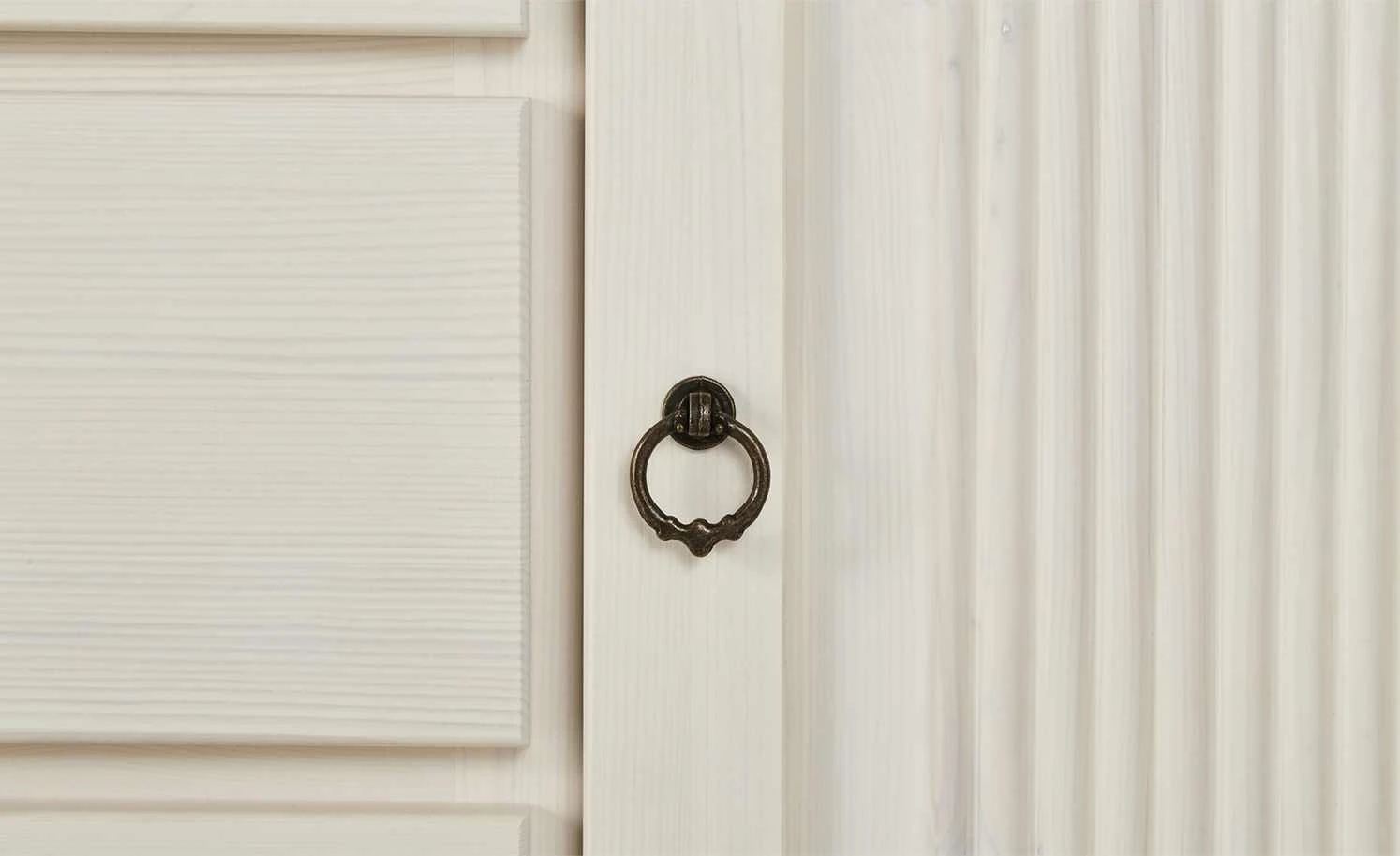 Kommode Bornholm | Kiefer Weiß 2 Türen / 4 Schübe 8 Kommode Bornholm | Kiefer Weiß 2 Türen / 4 Schübe – Bild 8