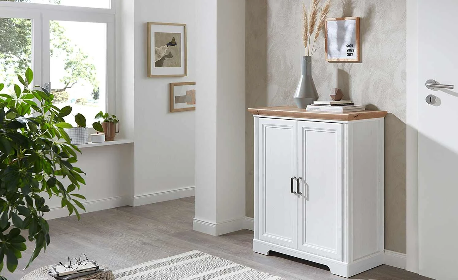 Kommode Varese | Pinie hell (Nachbildung) / Asteiche (Nachbildung) 1 Kommode Varese | Pinie hell (Nachbildung) / Asteiche (Nachbildung)